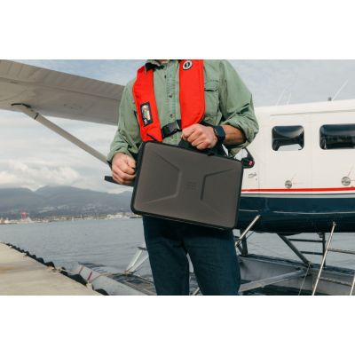 6. Urban Armor Gear 984179114040 torba na laptop 40,6 cm (16") Etui kieszeniowe Czarny