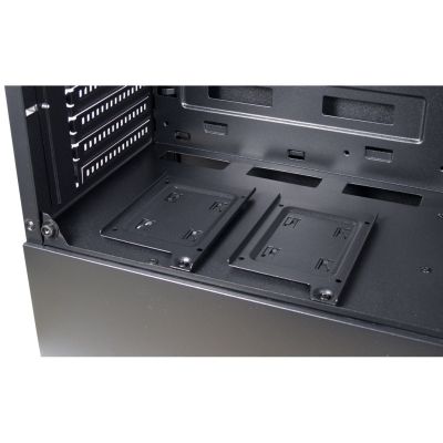 3. Inter-Tech C-303 Mirror Full Tower Czarny