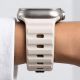 7. Pasek Tech-Protect Silicone Line na Apple Watch 44 / 45 / 46 / 49 mm - beżowy