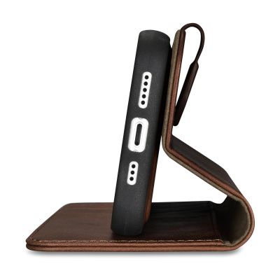 7. iCarer Oil Wax Wallet Case 2in1 etui iPhone 14 Plus skórzany pokrowiec z klapką Anti-RFID brązowy (WMI14220723-BN)