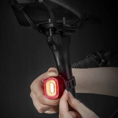 3. Lampka rowerowa tylna Rockbros Q2S LED z inteligentnym systemem stop + kabel USB-C - USB-A - czarna