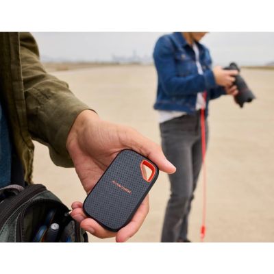 2. SanDisk Extreme Portable SSD (V3) 4 TB USB Type-C USB 3.2 Gen 2x2 Czerwony, Niebieski