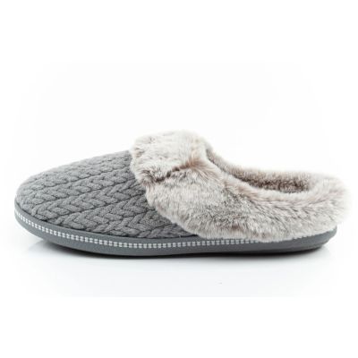 2. Skechers kapcie damskie Cozy Campfire laczki ocieplane modne