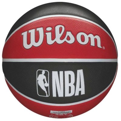 4. PIŁKA DO KOSZYKÓWKI WILSON NBA CHICAGO BULLS  KARTON POMPKA