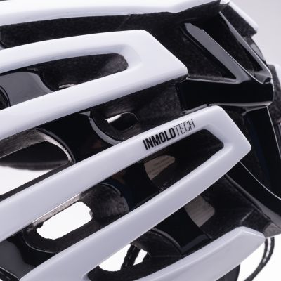3. Kask PELETON