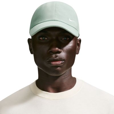 5. Czapka z daszkiem Nike Club zielona FZ5698 007