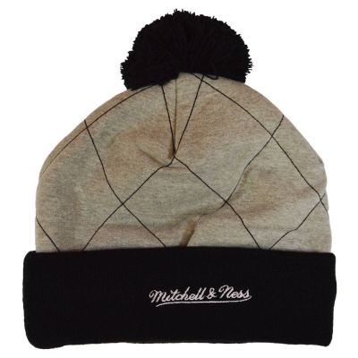 2. Czapka zimowa Mitchell & Ness NBA Quilted Pom Beanie HWC Chicago Bulls