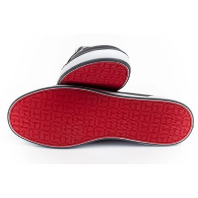 24. Trampki Tommy Hilfiger M FM0FM00596403