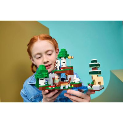 11. LEGO Minecraft 21593 - Przetrwanie pierwszej nocy