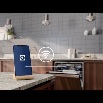 5. Zmywarka do zabudowy ELECTROLUX EEC87400W ComfortLift automatyczne otwieranie drzwi Time Beam wyświetlanie czasu klasa energetyczna C