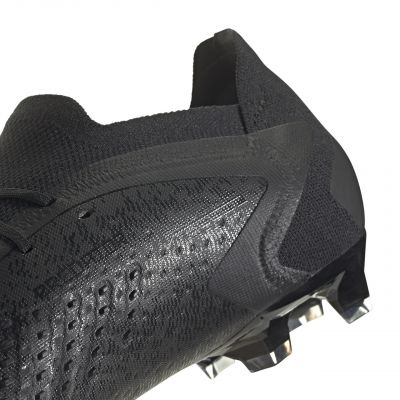 6. Buty piłkarskie adidas Predator Accuracy.1 Low FG M GW4575
