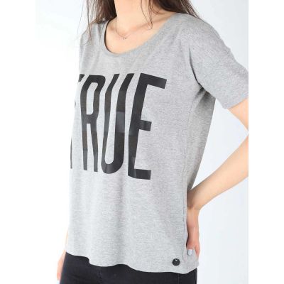 6. T-shirt Lee Ultimate Tee L42JEP37