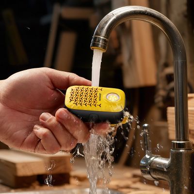 11. Głośnik Bluetooth Joyroom Maya JR-MS03 przenośny z wbudowaną latarką odporny - żółty