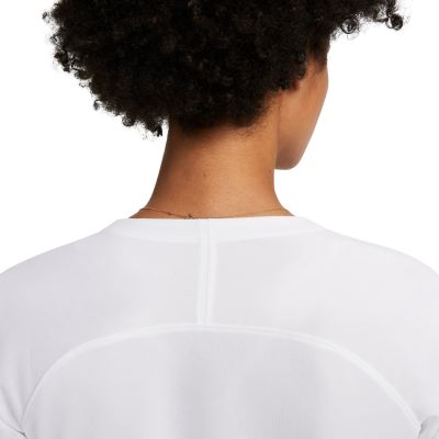6. Koszulka damska Nike Dri-FIT Park First Layer biała AV2610 100