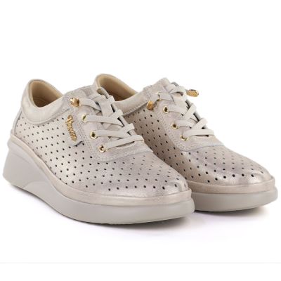 4. Skórzane półbuty damskie ażurowe na koturnie złote Vinceza 79603