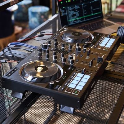 19. Hercules DJControl Inpulse 500 - 2-kanałowy kontroler DJ-ski