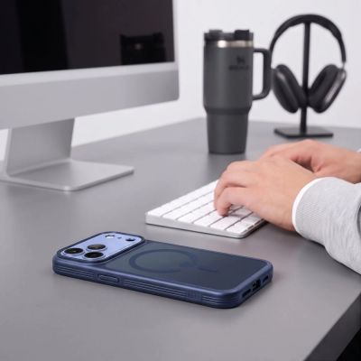 5. Etui Tech-Protect MagPrime MagSafe CC na iPhone 18 Pro / 17 Pro - granatowe matowe