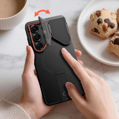 5. Etui Tech-Protect Kevlar Aura MagSafe na Samsung Galaxy S26 Ultra - czarno-pomarańczowe