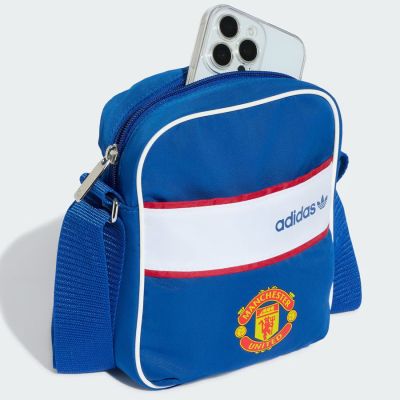 4. Saszetka adidas Manchester United KQ5125