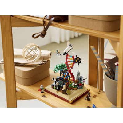 11. LEGO 21355 Ideas - Ewolucja przedmiotów ścisłych