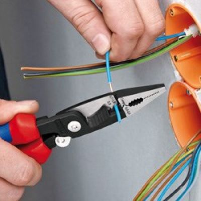 2. Szczypce do prac elektroinstalacyjnych 200 mm, 6w1