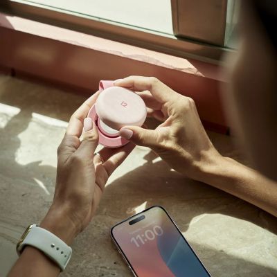 9. Twelve South ButterFly SE - ładowarka bezprzewodowa Qi2 do dwóch urządzeń kompatybilna z MagSafe, kabel USB-C w zestawie (pink)