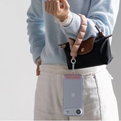 3. Smycz do telefonu Ringke Holder & Puffer Hand Strap - różowa