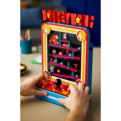 5. LEGO Super Mario 72051 - Automat do gry Donkey Kong