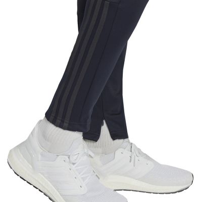 9. Dres adidas Slim Zipped M HK4467