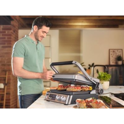 7. BRAUN MultiGrill 7 Kontaktowy grill CG 7044 z płytkami grillowymi, do smażenia i waflowymi