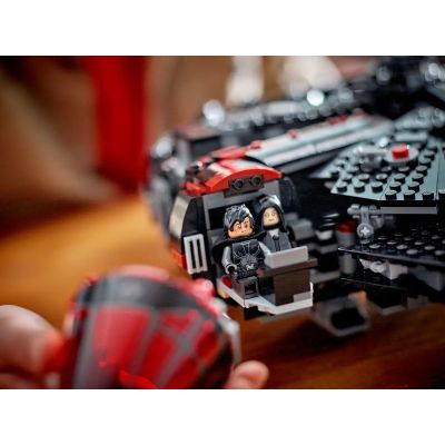 17. LEGO Star Wars 75389 Mroczny Sokół Millennium