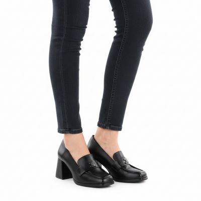 5. Półbuty damskie mokasyny na obcasie czarne Potocki SZ12783