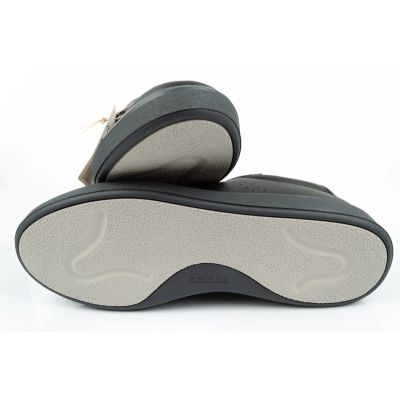 29. Buty adidas Nova Court M GZ1783