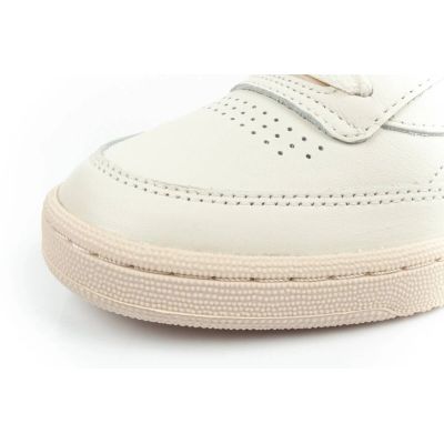 16. Buty Reebok Club Vintage M DV6434