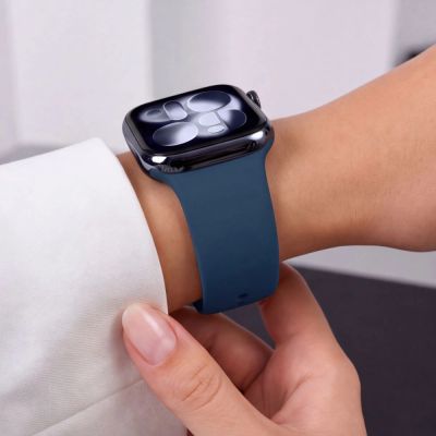 8. Pasek Tech-Protect Silicone na Apple Watch 44 / 45 / 46 / 49 mm - granatowy