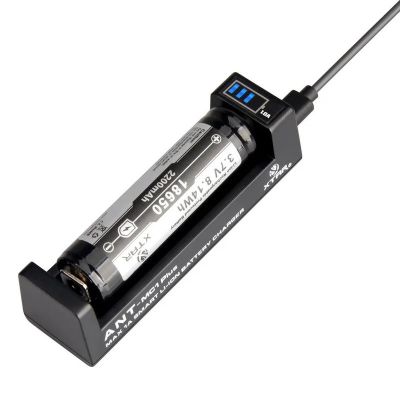 4. XTAR ŁADOWARKA DO AKUMULATORÓW CYLINDRYCZNYCH SZYBKA LI-ION 18650 ANT MC1+