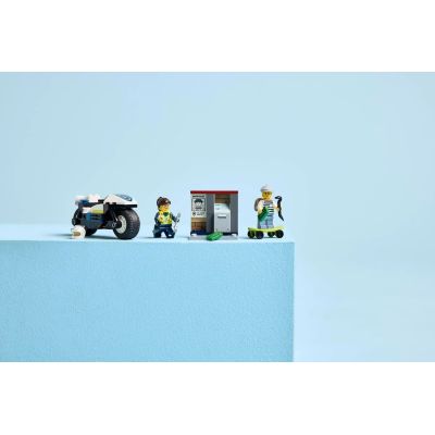 8. LEGO City 60455 Pościg na motocyklu policyjnym