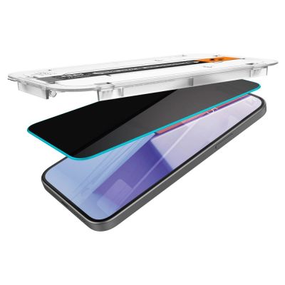 5. Szkło hartowane Spigen Glas.tR EZ Fit Privacy na iPhone 15 Plus