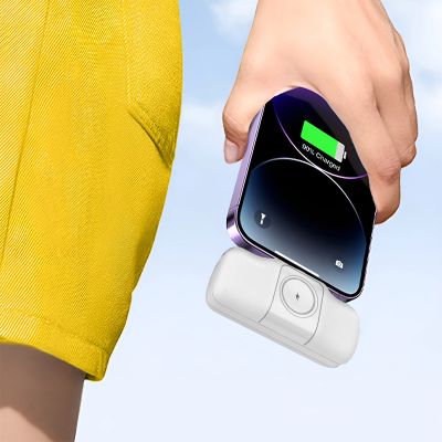 9. Mini powerbank Wozinsky WF16-YLS 5000mAh 15W Lightning z wbudowanym kablem USB-C i ładowarką do Apple Watch - biały