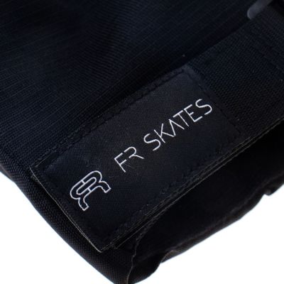 4. Ochraniacze kolan FR