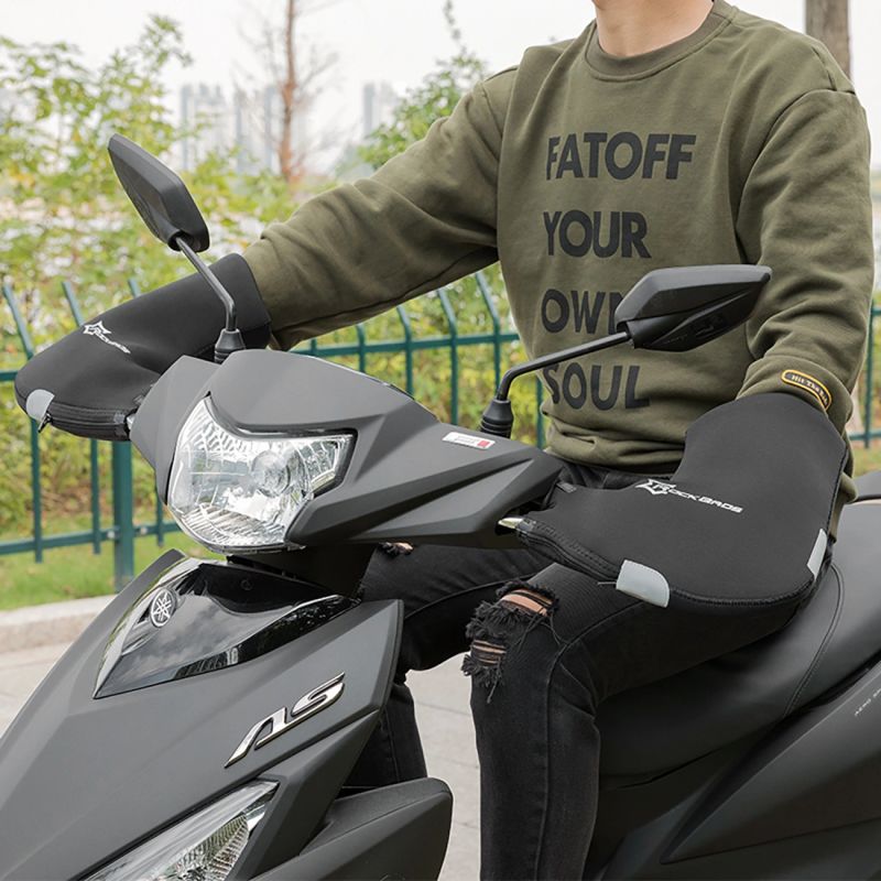 4. Rękawiczki ocieplane na kierownicę Rockbros D16-B wiatroodporne wodoodporne kompatybilne z motocyklem - czarne