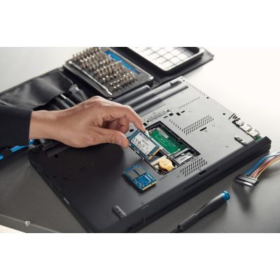 6. KINGSTON DYSK SSD SKC600MS/256G KC600 SATA3