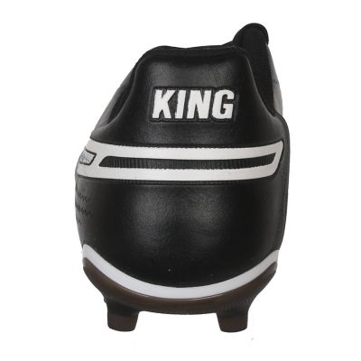 8. Buty piłkarskie Puma King Match FG/AG M 107570-01