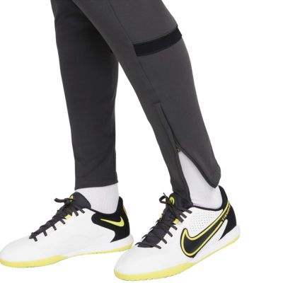 4. Spodnie Nike Dri-FIT Academy W CV2665-060