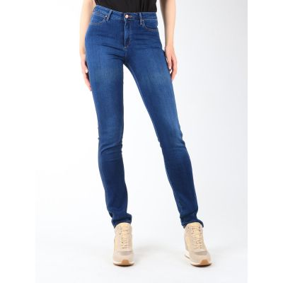 2. Jeansy Wrangler Cold Sky W26E8481V