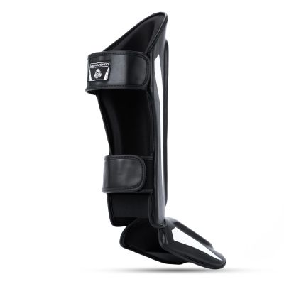 10. Ochraniacze na piszczele M - Phantom White