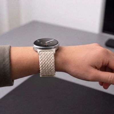4. Pasek Tech-Protect NylonMag na Samsung Galaxy Watch 40 / 44 / 46 mm - beżowy