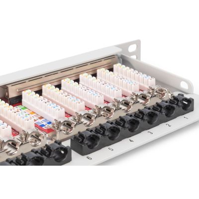 25. Panel krosowy high density 19'' 24x RJ45, LSA poziom, kat.6A, ekranowany, 0.5U, szary, prowadnica kabli