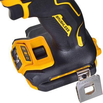 4. Wiertarko-wkrętarka 18V BL DCD805NT DEWALT