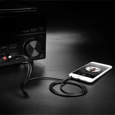 7. Kabel Ugreen AV116 10583 audio mini jack 3,5 mm (męski) / 2RCA (męski) 1.5m - czarny